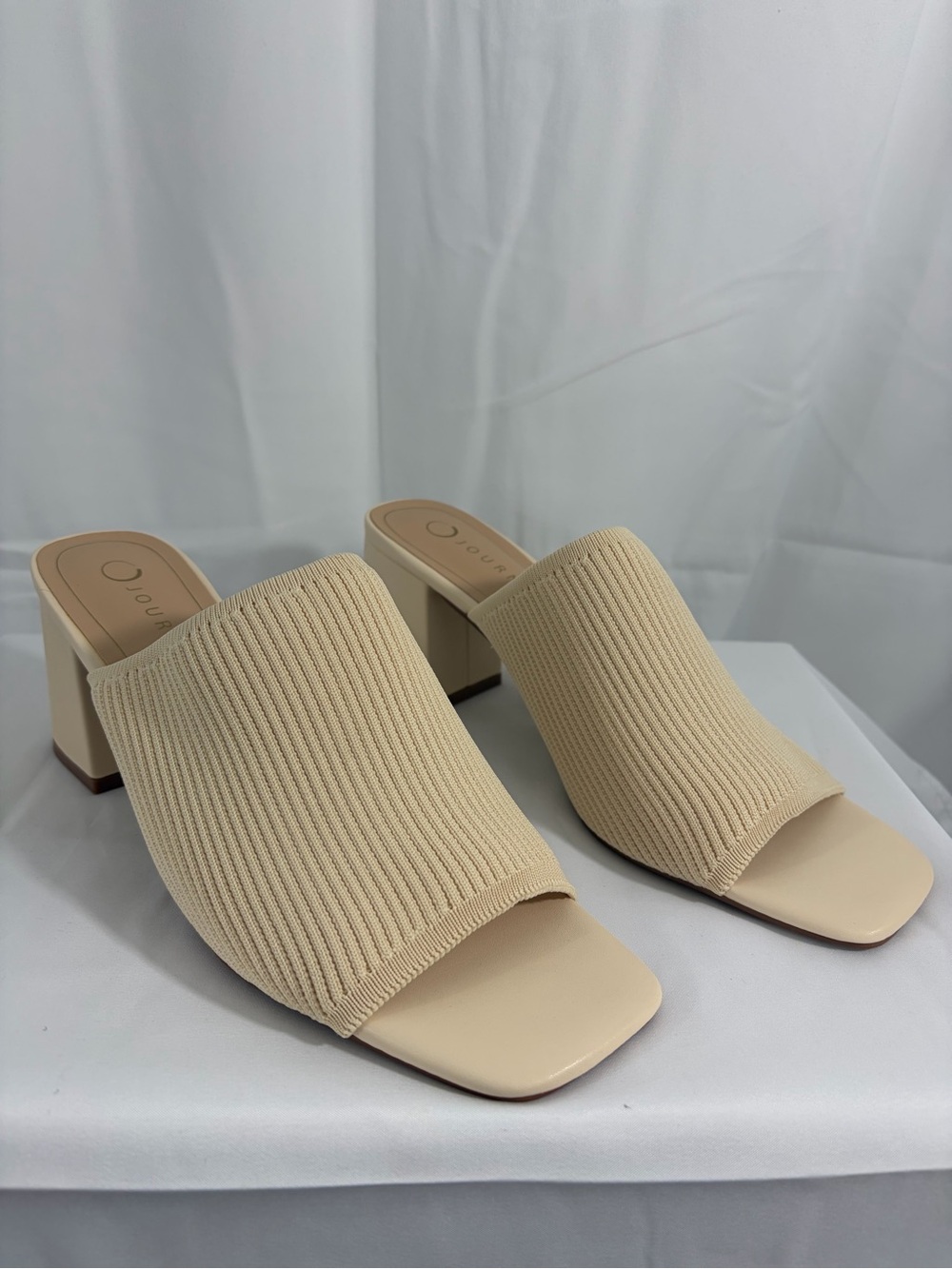NWT Journee Women’s Size 10 Light Yellow Neutral Ribbed Knit Block 3 Inch Heels
